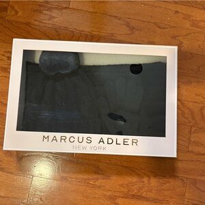 Marcus Adler Black Hat and Glove Set